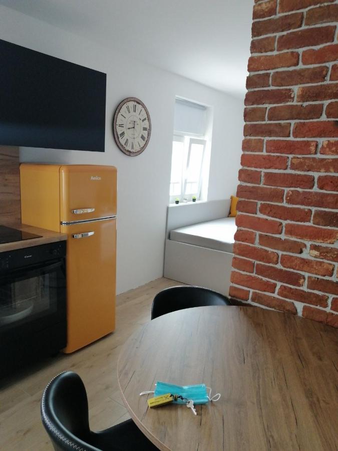Evita Studio Apartment Karlovac Exteriör bild