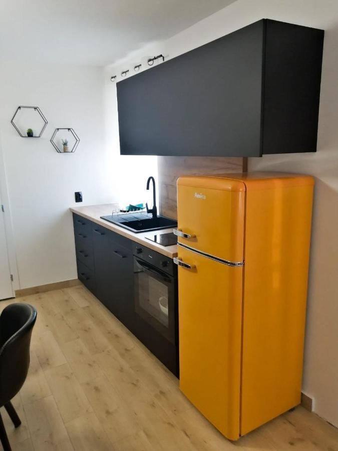 Evita Studio Apartment Karlovac Exteriör bild