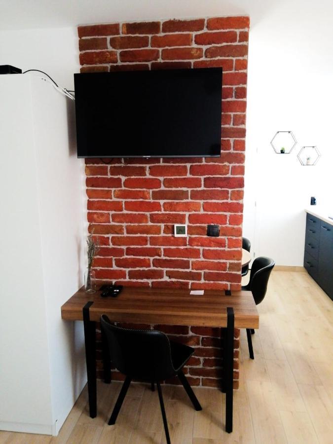 Evita Studio Apartment Karlovac Exteriör bild