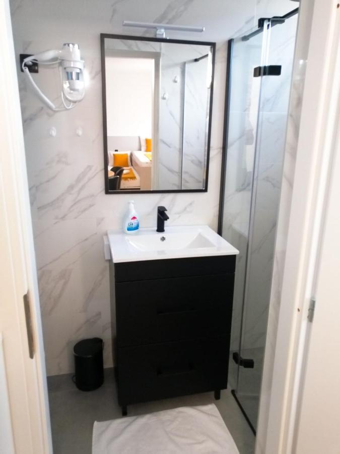 Evita Studio Apartment Karlovac Exteriör bild